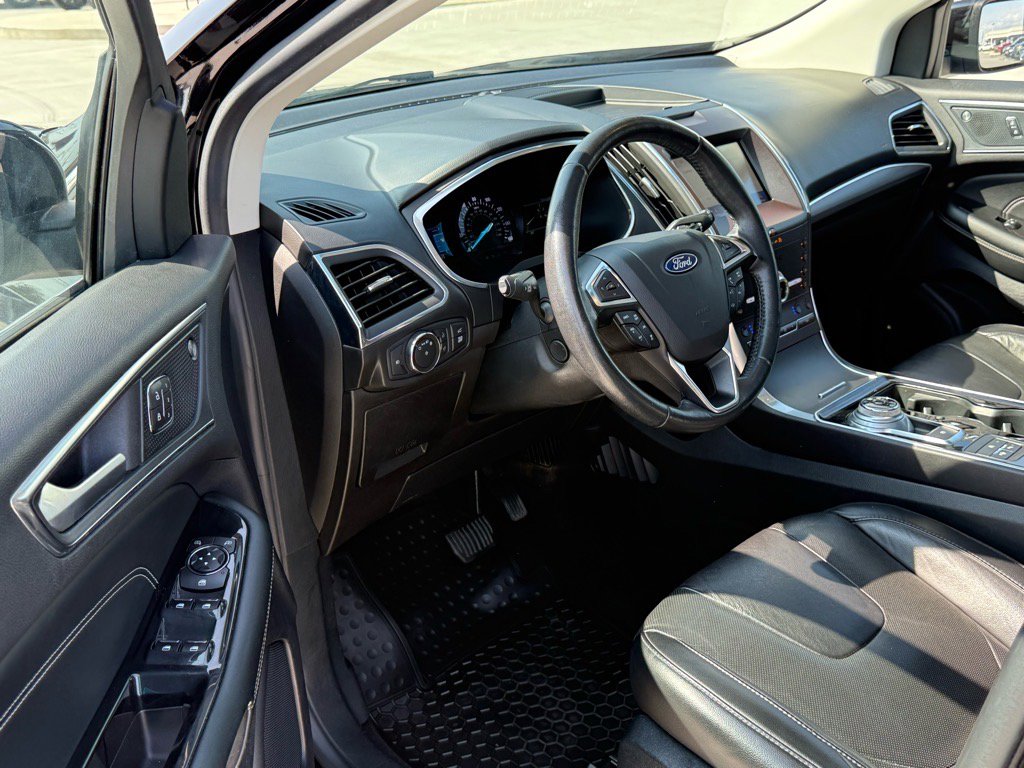2020 Ford Edge Titanium photo 9