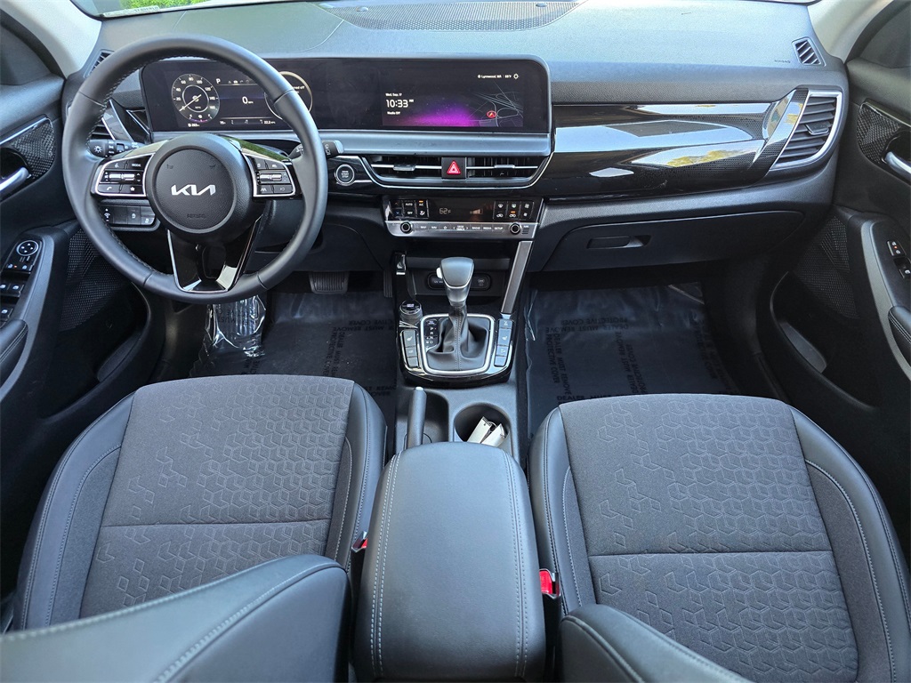 2024 Kia Seltos S photo 7