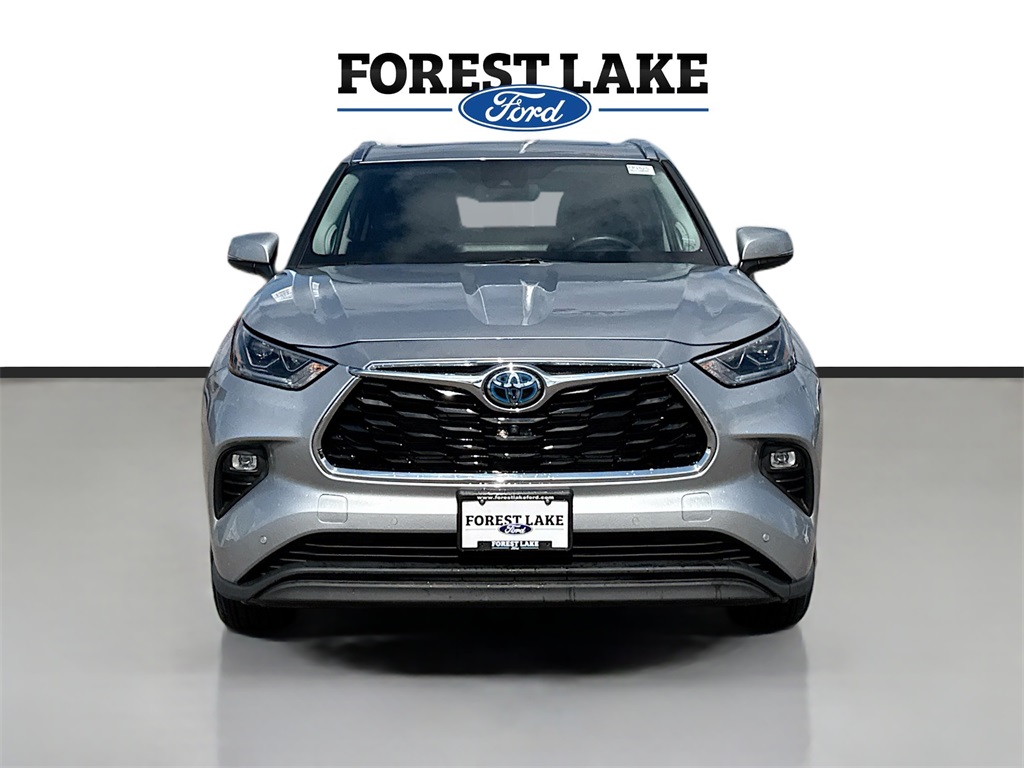 Used 2022 Toyota Highlander Limited with VIN 5TDXBRCH2NS551792 for sale in Forest Lake, Minnesota