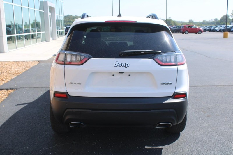 2022 Jeep Cherokee Latitude Lux photo 3