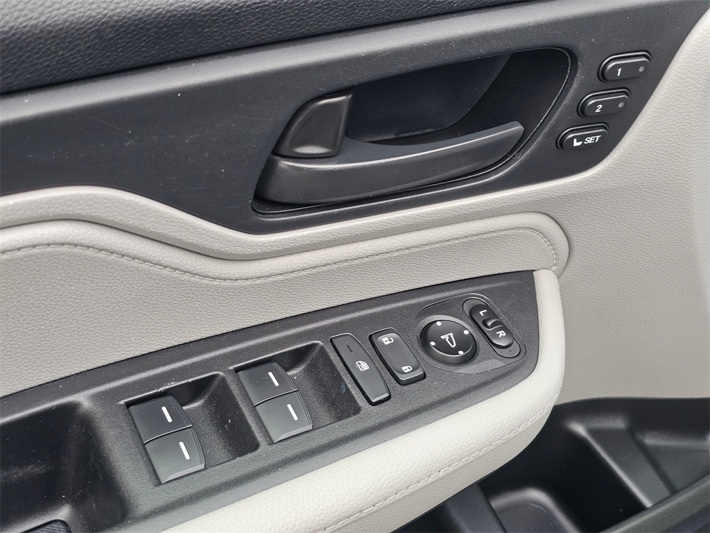 2018 Honda Odyssey EX-L photo 24