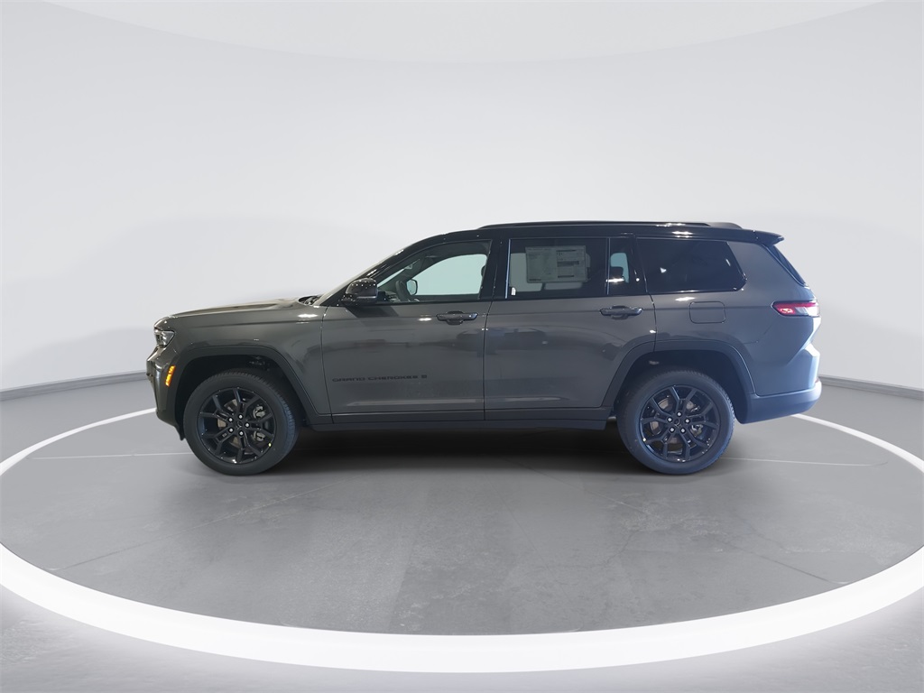 2025 Jeep Grand Cherokee Limited photo 3