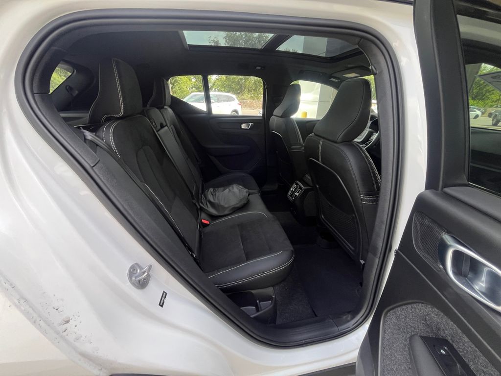 2024 Volvo XC40 Recharge Ultimate photo 17