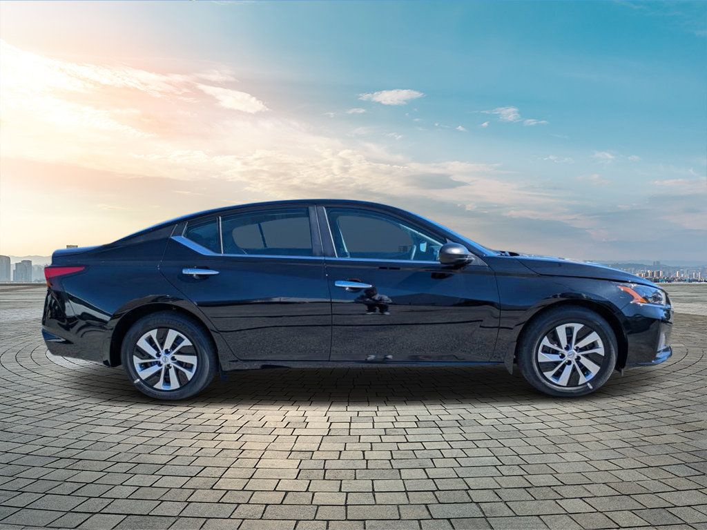 2025 Nissan Altima S photo 2