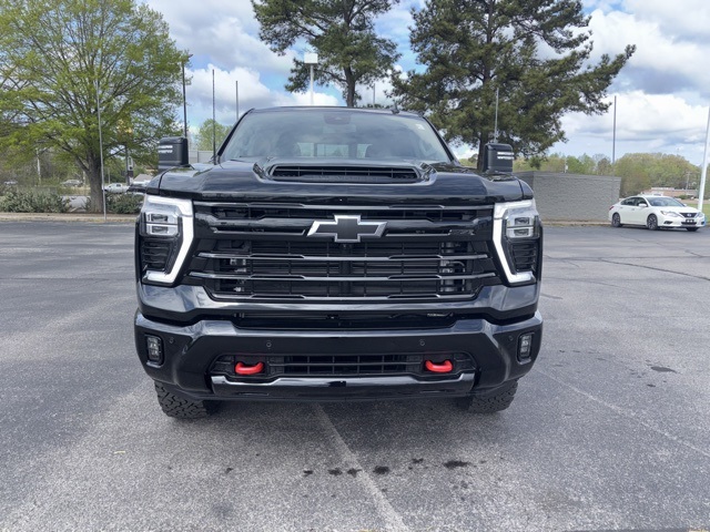 2025 Chevrolet Silverado 2500HD LT photo 2