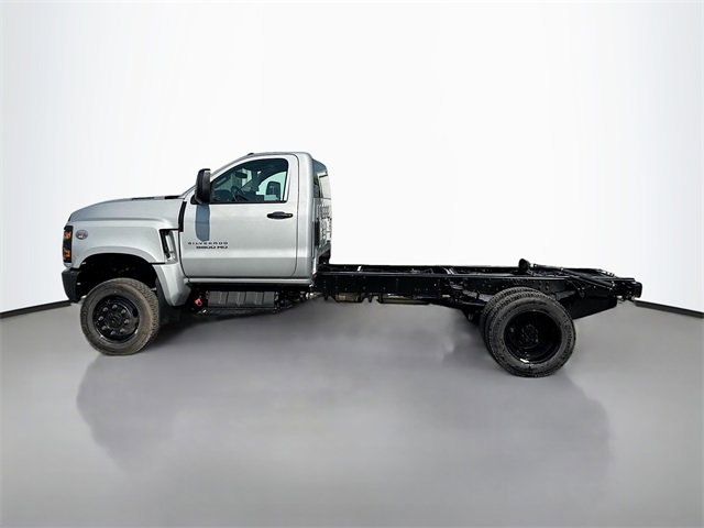 2024 Chevrolet Silverado 5500HD Work Truck photo 4