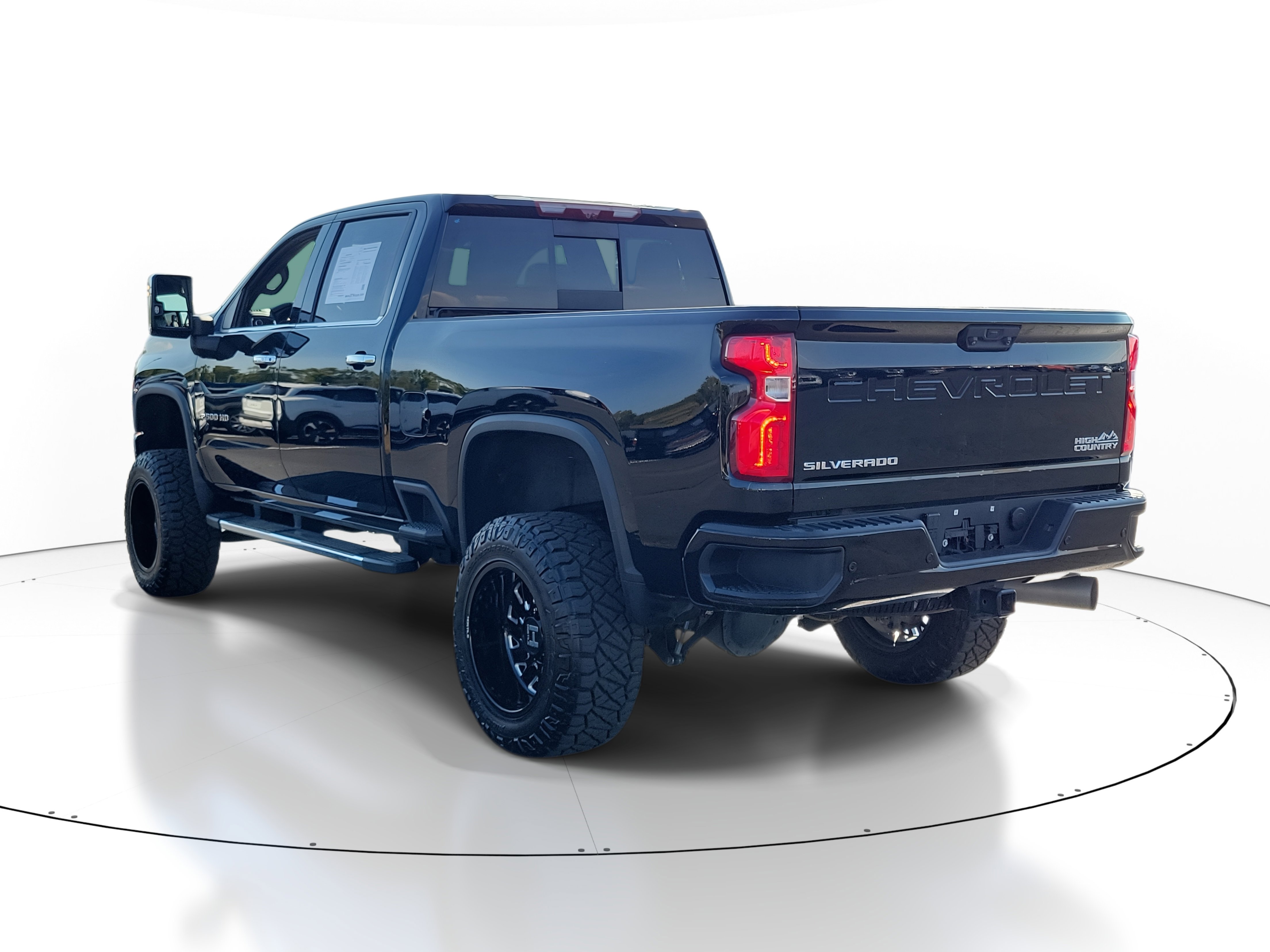 2023 Chevrolet Silverado High Country photo 3