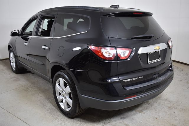 2017 Chevrolet Traverse 1LT photo 3