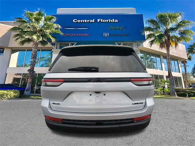 2025 Jeep Grand Cherokee Limited photo 2