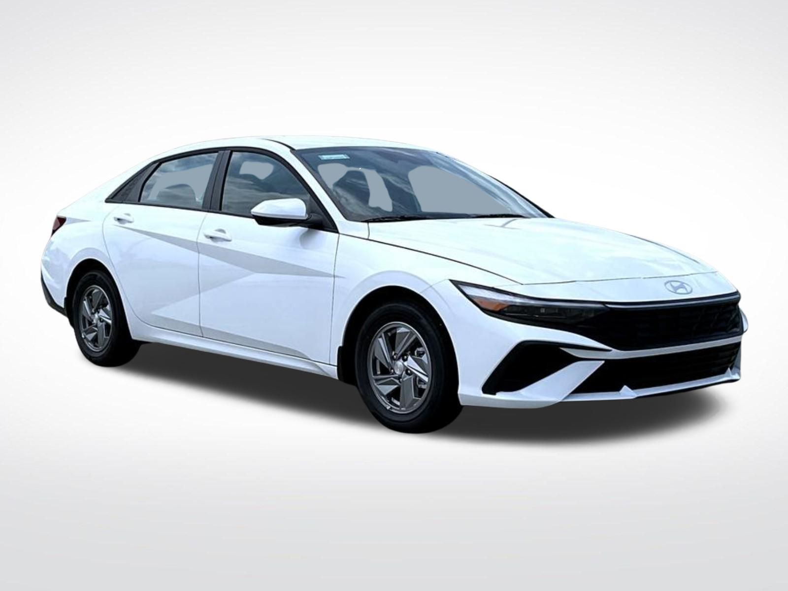 2025 Hyundai Elantra SE photo 3