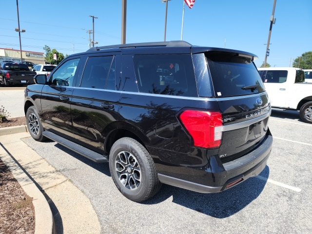 2024 Ford Expedition XLT photo 3