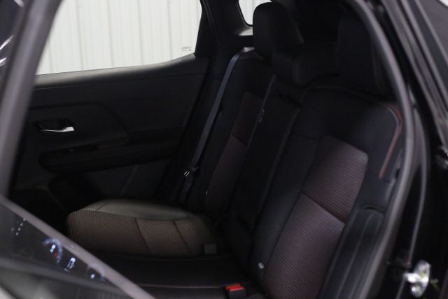 2025 Nissan Kicks SR photo 15