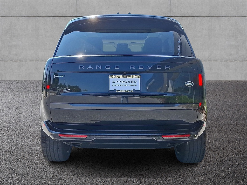 2023 Land Rover Range Rover SE photo 2