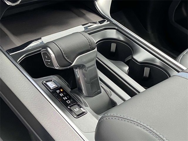 2025 Ford F-150 Platinum photo 17