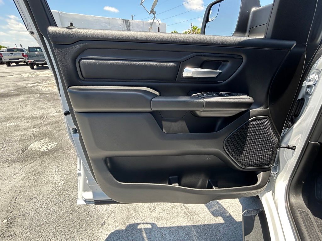 2025 Ram 1500 Tradesman photo 24