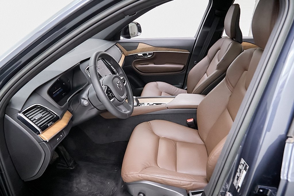 2023 VOLVO XC90 - Image 15