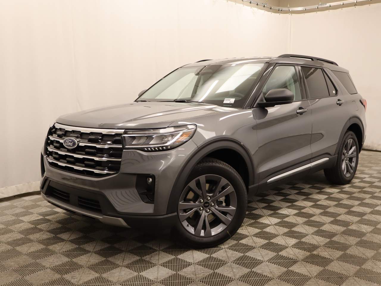 2025 Ford Explorer Active's photo