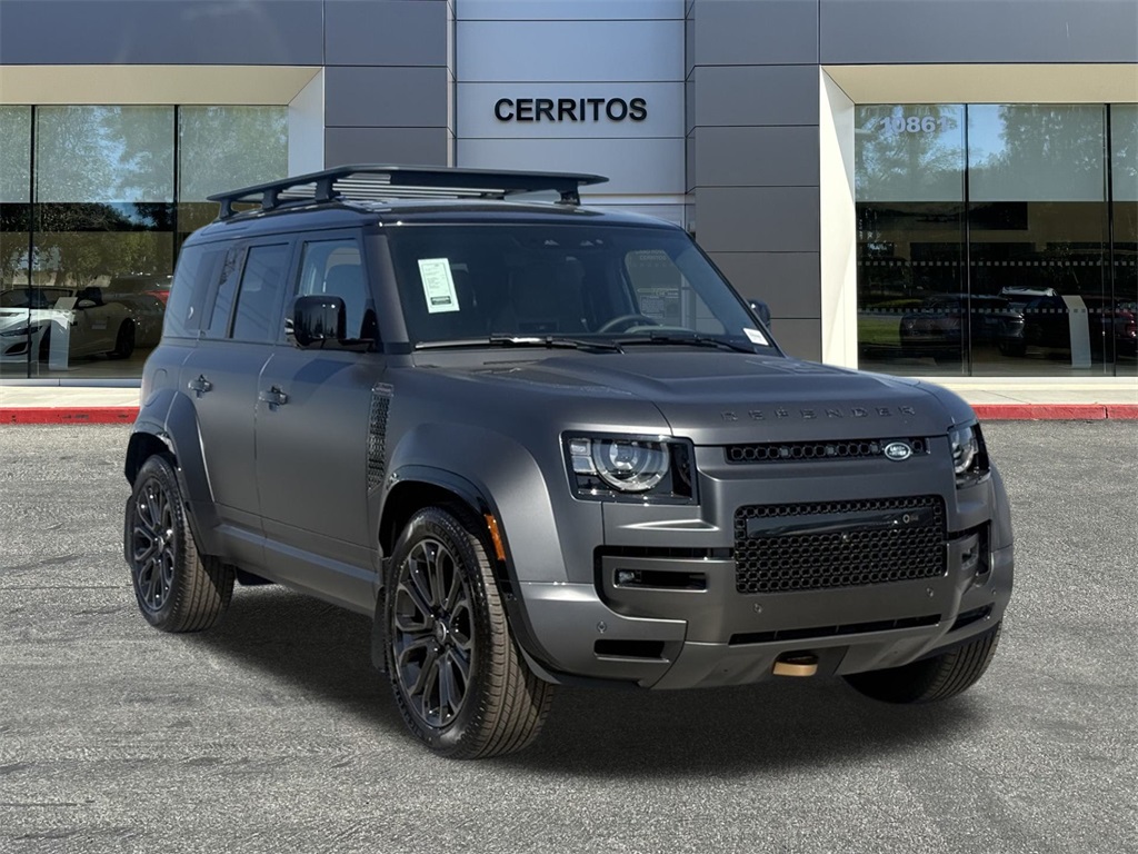 2025 Land Rover Defender 110 photo 3