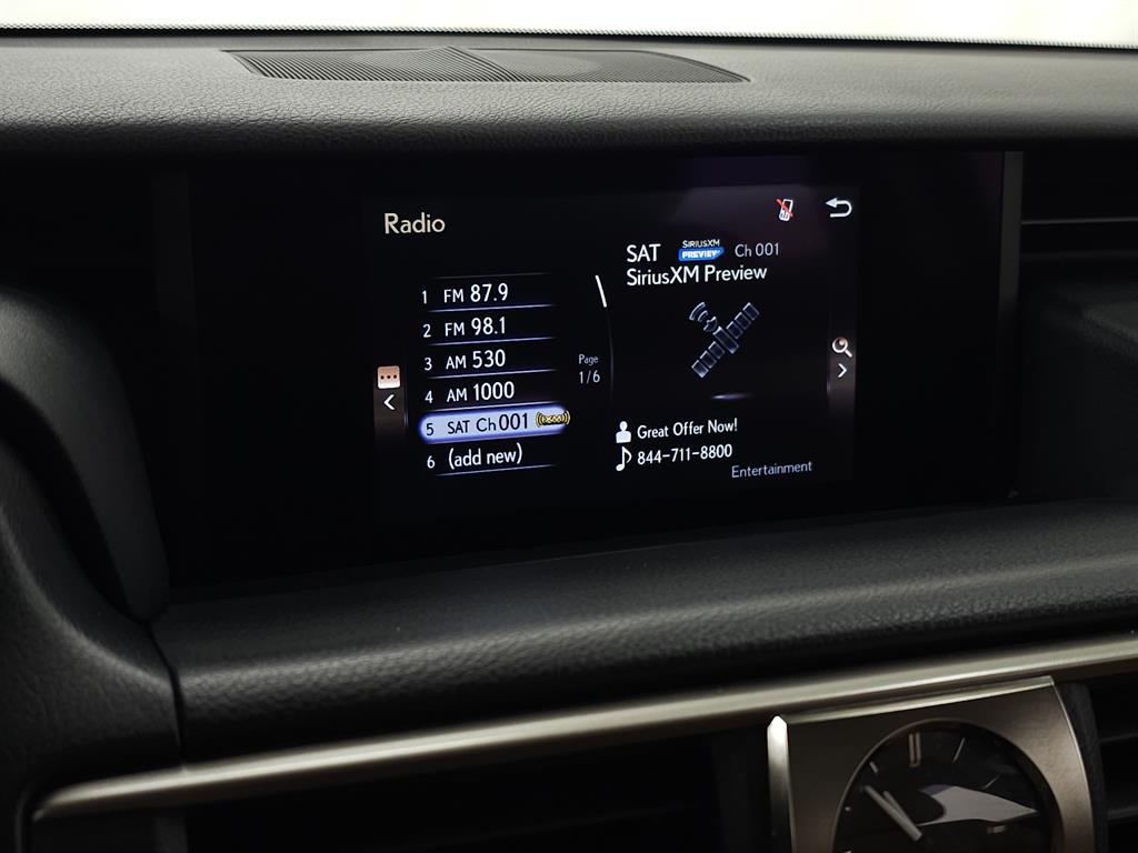 2017 Lexus IS 300 photo 21