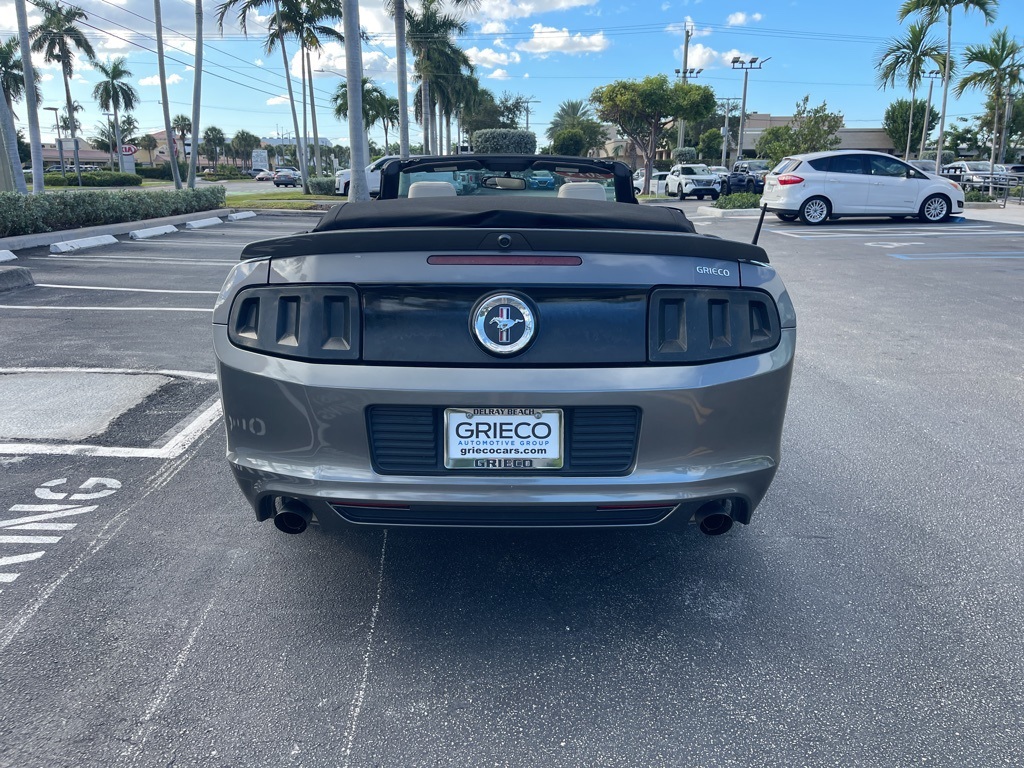 2014 Ford Mustang V6 Premium photo 4