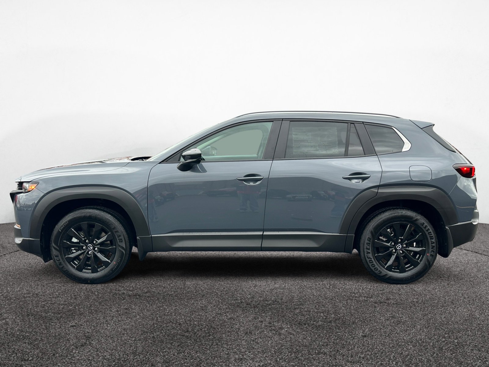 2025 Mazda CX-50 2.5 S Preferred photo 2