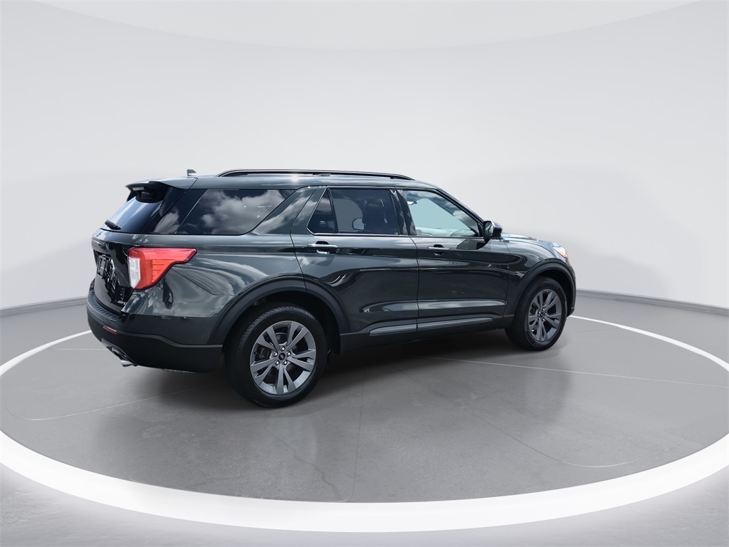 2023 Ford Explorer XLT photo 8