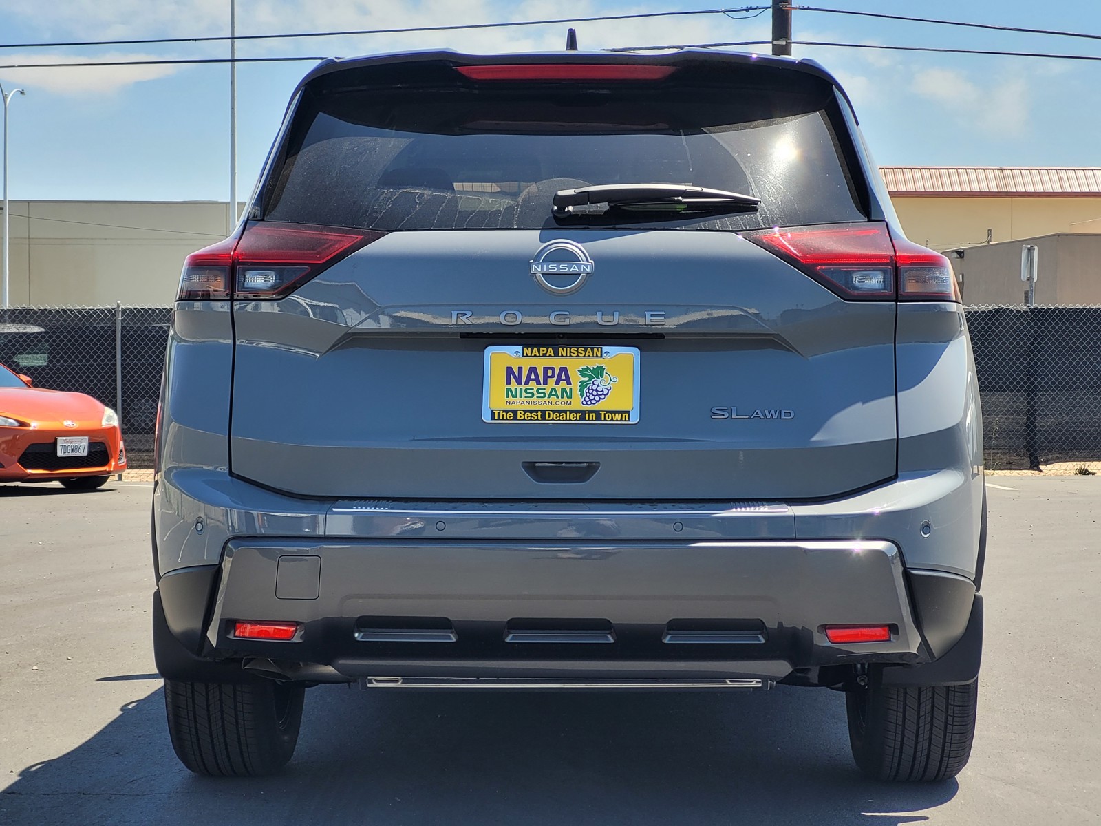 2025 Nissan Rogue SL photo 6