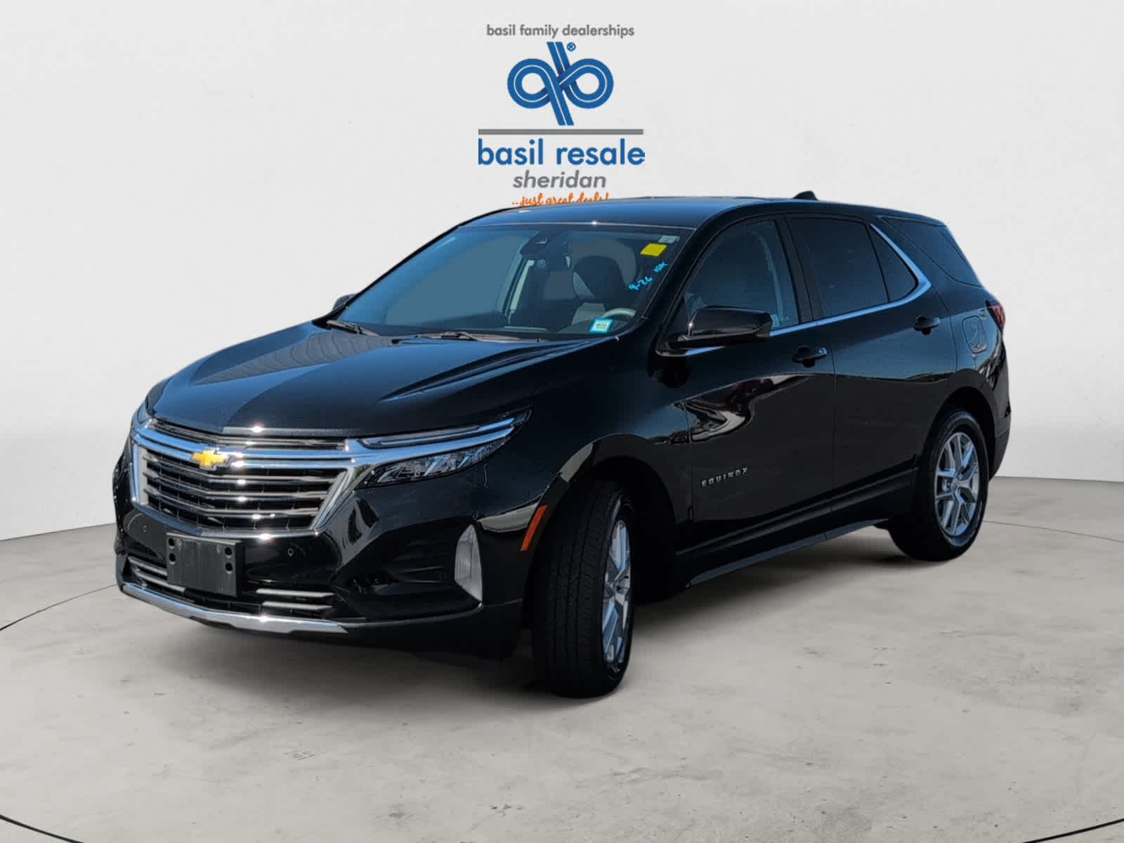 2022 Chevrolet Equinox LT photo 2