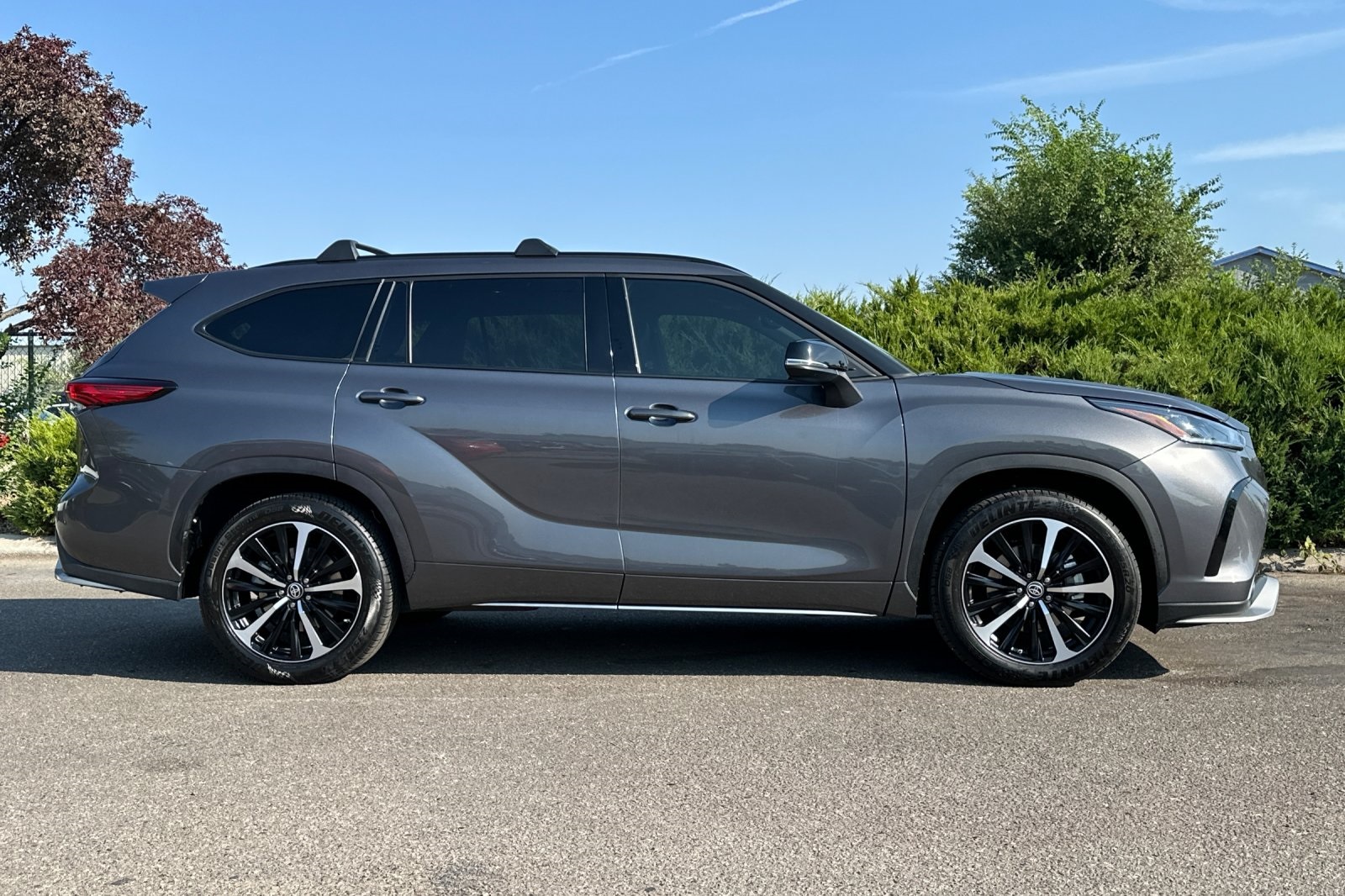 2021 Toyota Highlander XSE photo 3