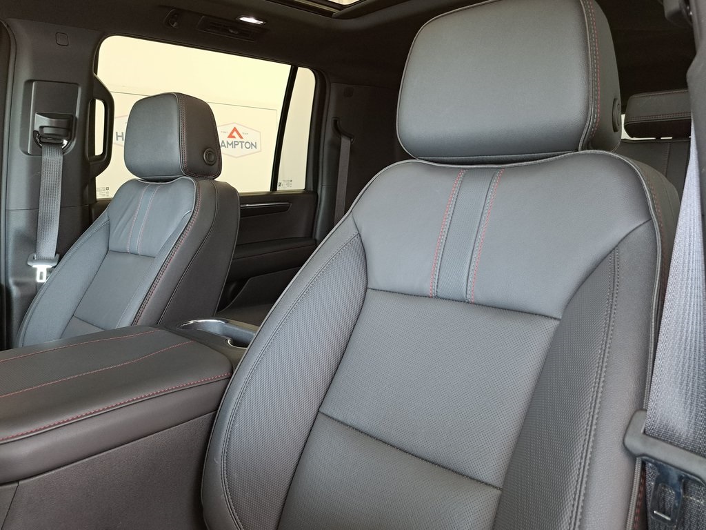 2025 Chevrolet Suburban RST photo 22