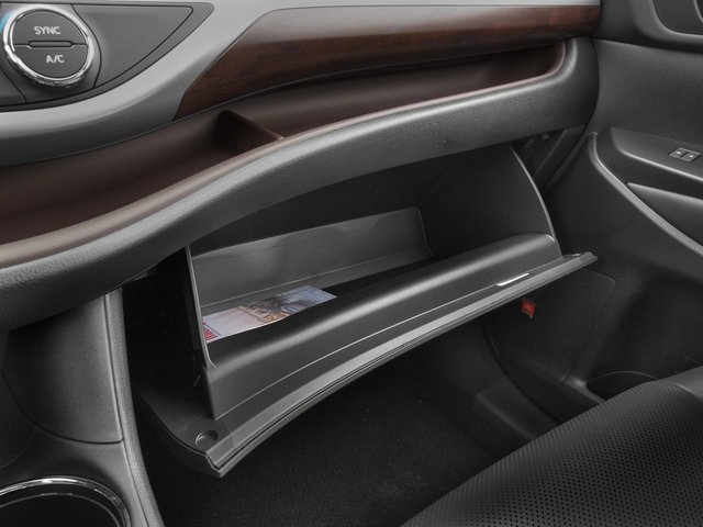2016 Toyota Highlander Base Hybrid photo 15