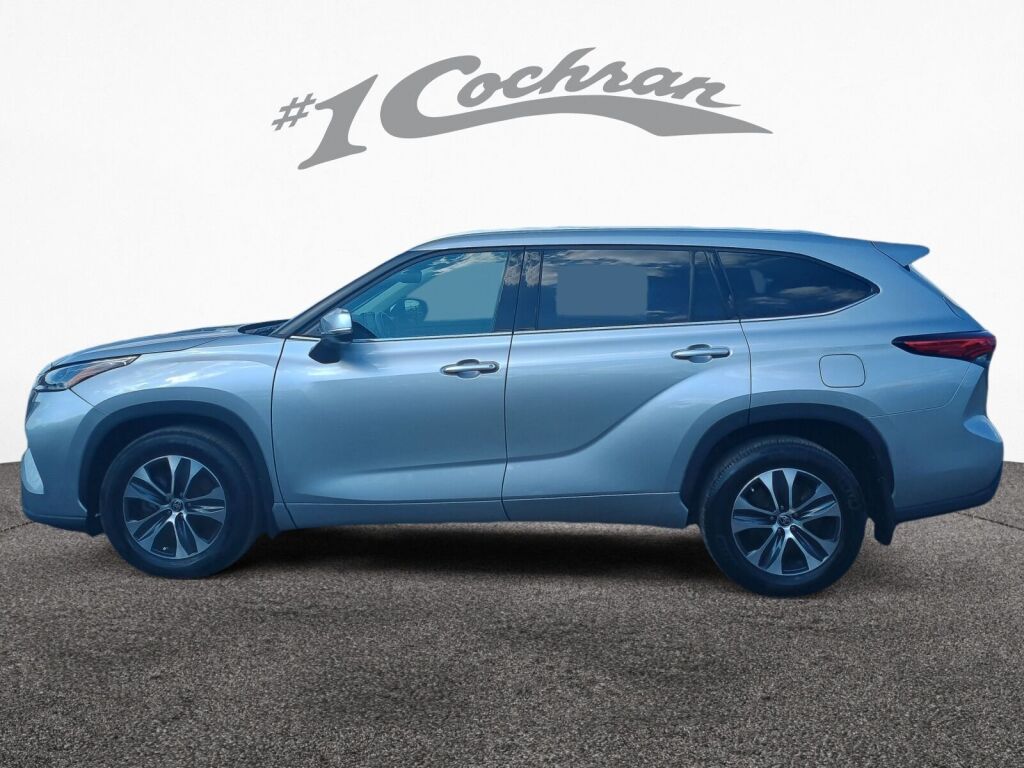 2021 Toyota Highlander XLE photo 4