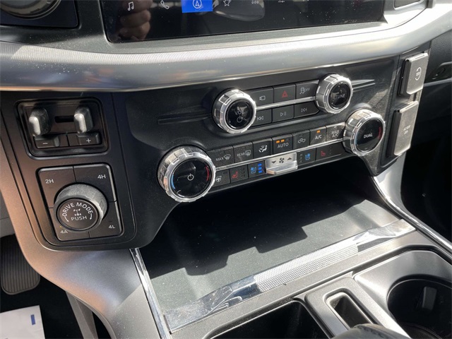 2025 Ford F-150 Lariat photo 14