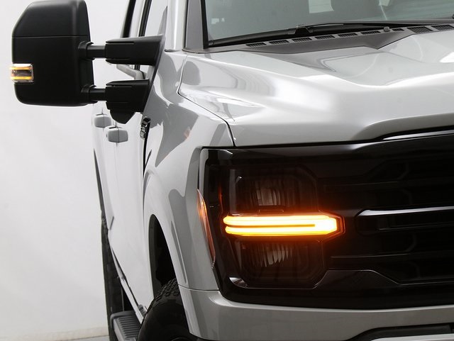 2024 Ford F-150 XLT photo 2