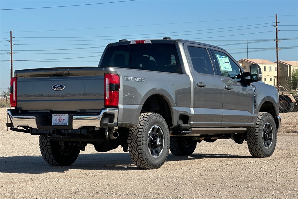 2025 Ford F-350 Lariat photo 4
