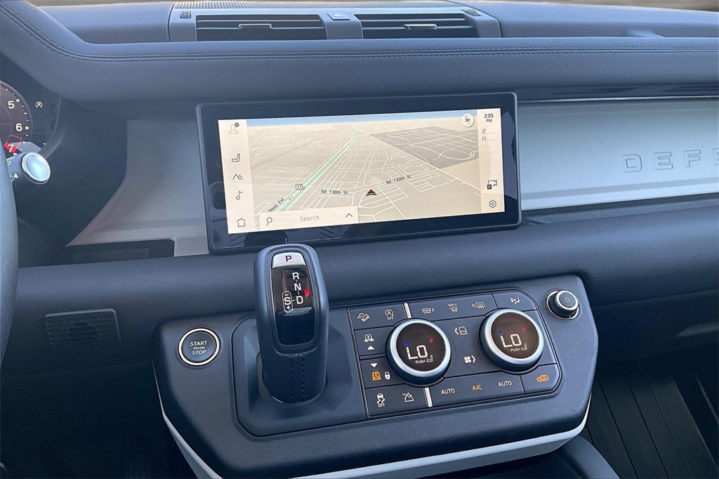 2024 Land Rover Defender 110 S photo 6