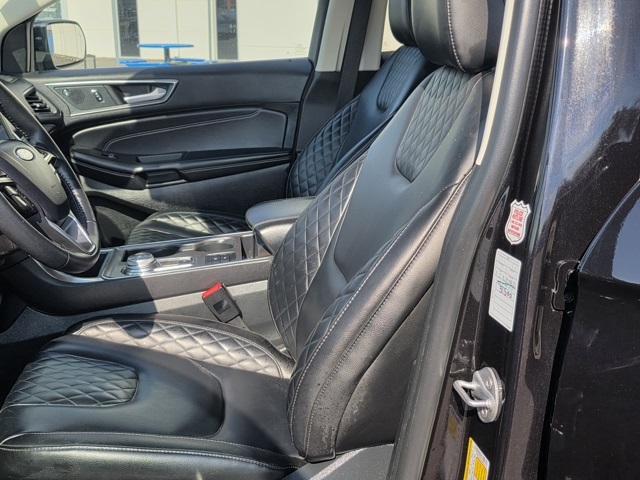 2024 Ford Edge Titanium photo 16