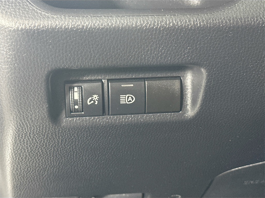 2024 Toyota RAV4 XLE photo 14