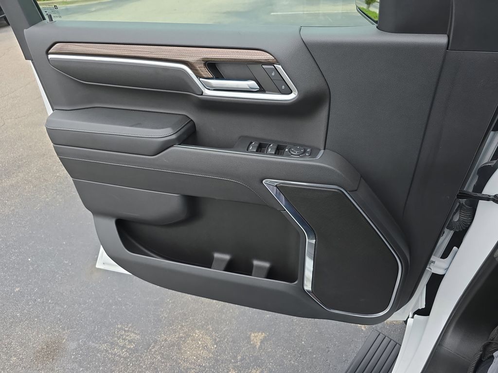 2023 Chevrolet Silverado 1500 LT photo 23