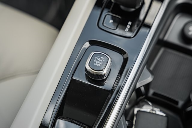 2025 Volvo XC60 Hybrid T8 Plus photo 20