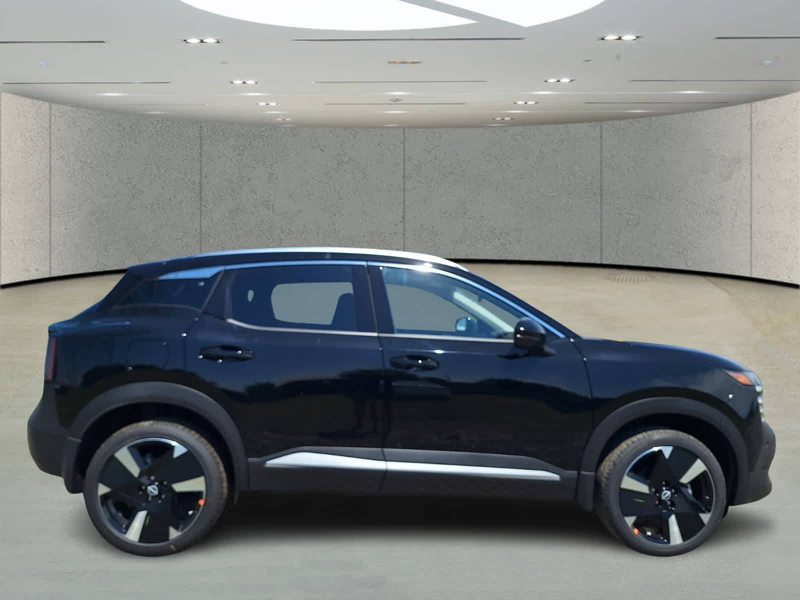 2025 Nissan Kicks SR photo 6