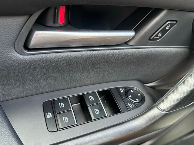 2025 Mazda CX-50 2.5 Select photo 16