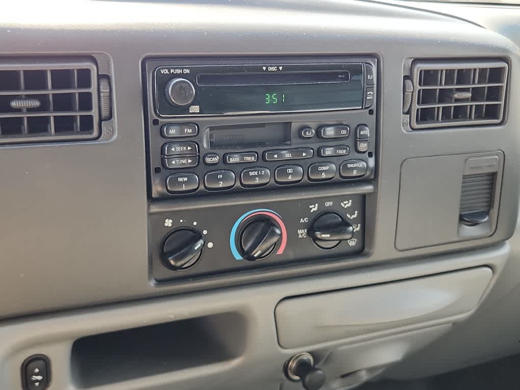 2004 Ford F-250 Lariat photo 12