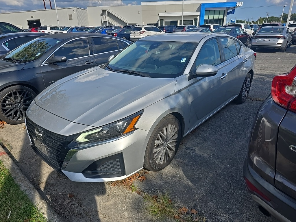 2023 Nissan Altima 2.5 SV photo 2