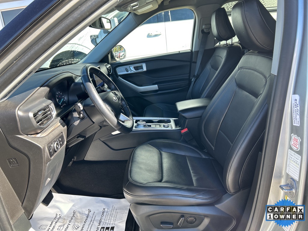 2023 Ford Explorer Limited photo 2
