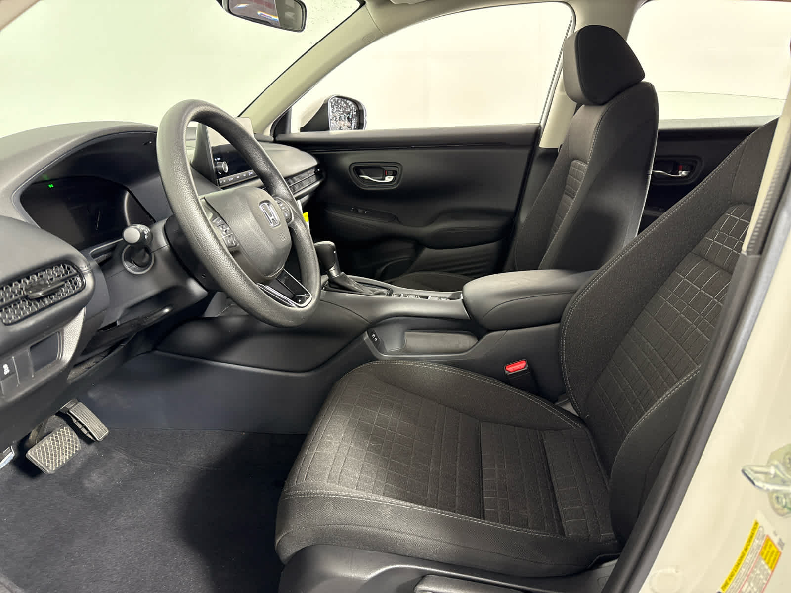2025 Honda HR-V LX photo 14