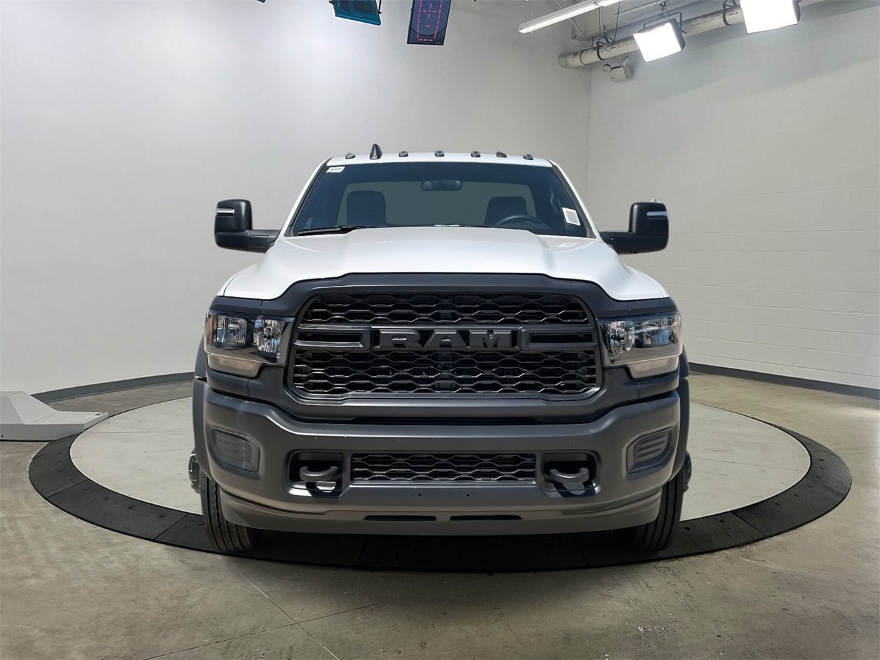 2024 Ram 5500 Tradesman photo 2