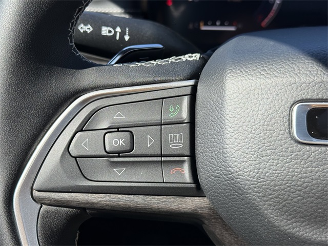 2025 Jeep Grand Cherokee Limited photo 11