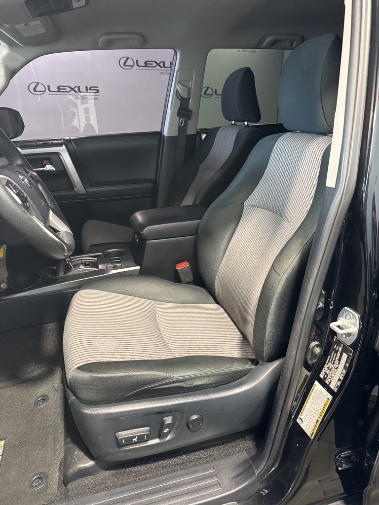 2020 Toyota 4Runner SR5 photo 30