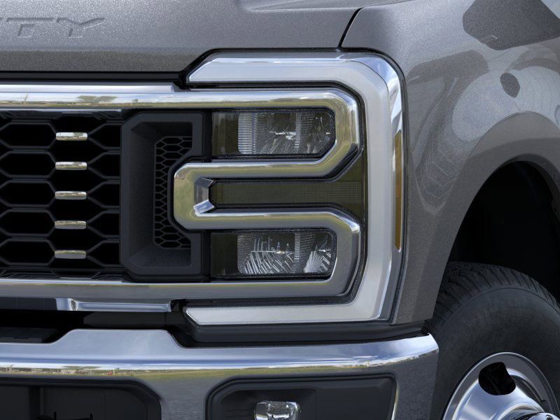 2026 Ford F-350 photo 18